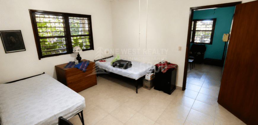 Casa de 5 Habitaciones en Venta en Colonia Moya | Financiamiento Disponible
