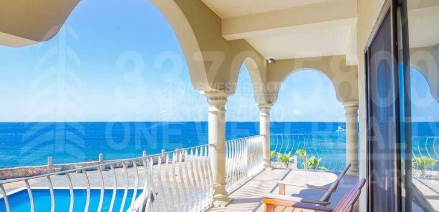 West End, Roatán, Oceanfront Condo 2 Iron Shore Pointe