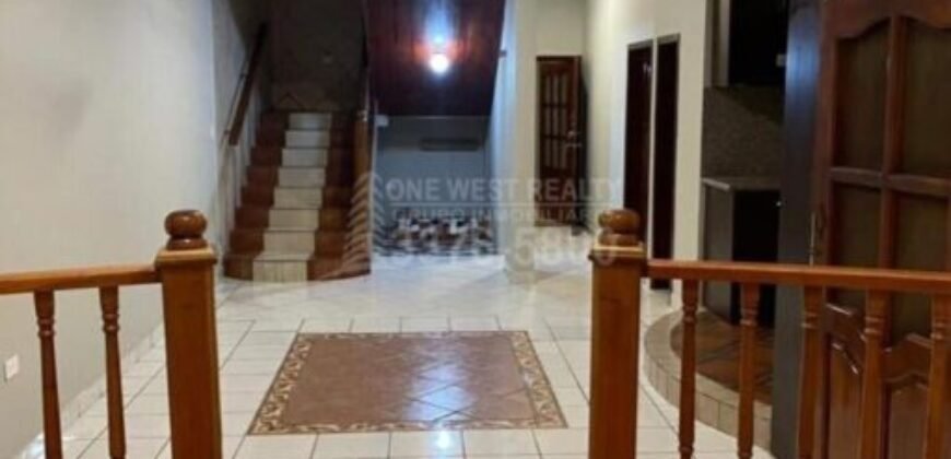 Casa en venta en Colonia El Roble, San Pedro Sula | Financiamiento disponible