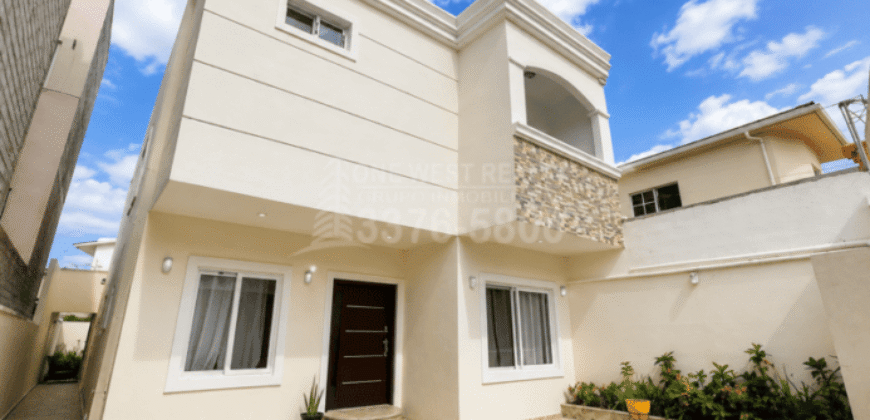 Venta De Casa En Residencial Altos de Las Hadas – Tegucigalpa