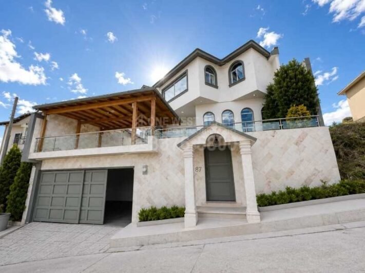 Residencia Exclusiva en Venta con Amplios Espacios en Altos de Las Hadas, Tegucigalpa